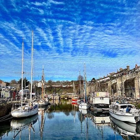 Hotel Stunning Yacht Sea Lion in Charlestown Harbour, Cornwall Exterior foto
